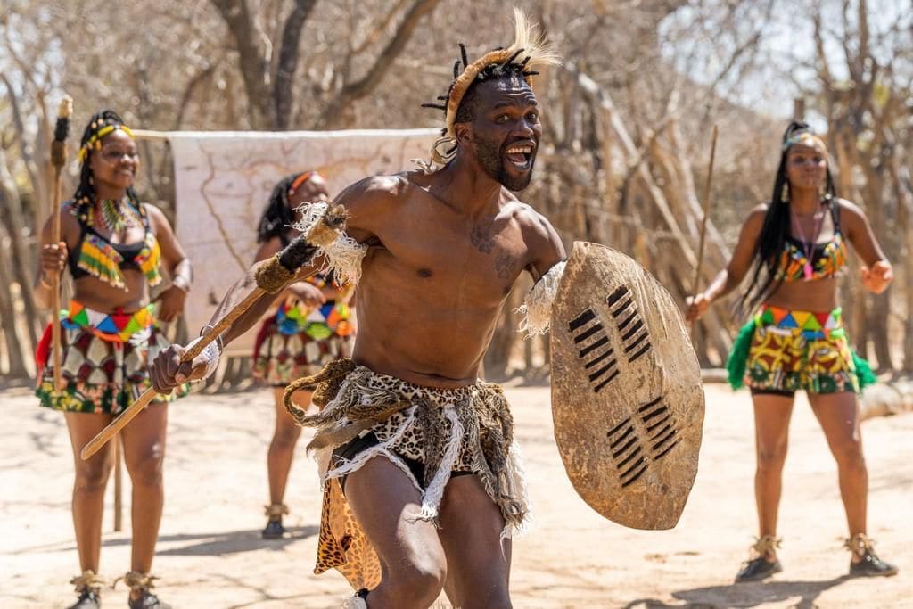 CULTURAL VILLAGE TOURS - HOEDSPRUIT