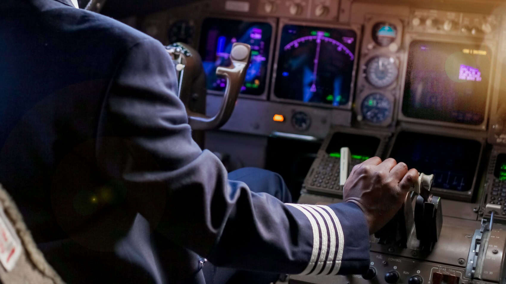 shutterstock_1299421846-Piloto