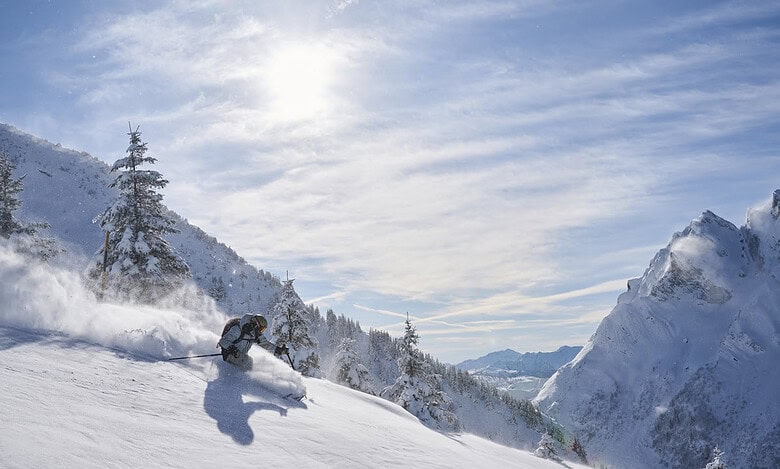 Experience thrilling winter skiing adventures in stunning snowy mountain landscapes - your ultimate source for everything winter.