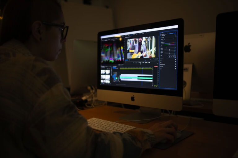 EDIÇÃO DE VÍDEO & MOTION GRAPHICS