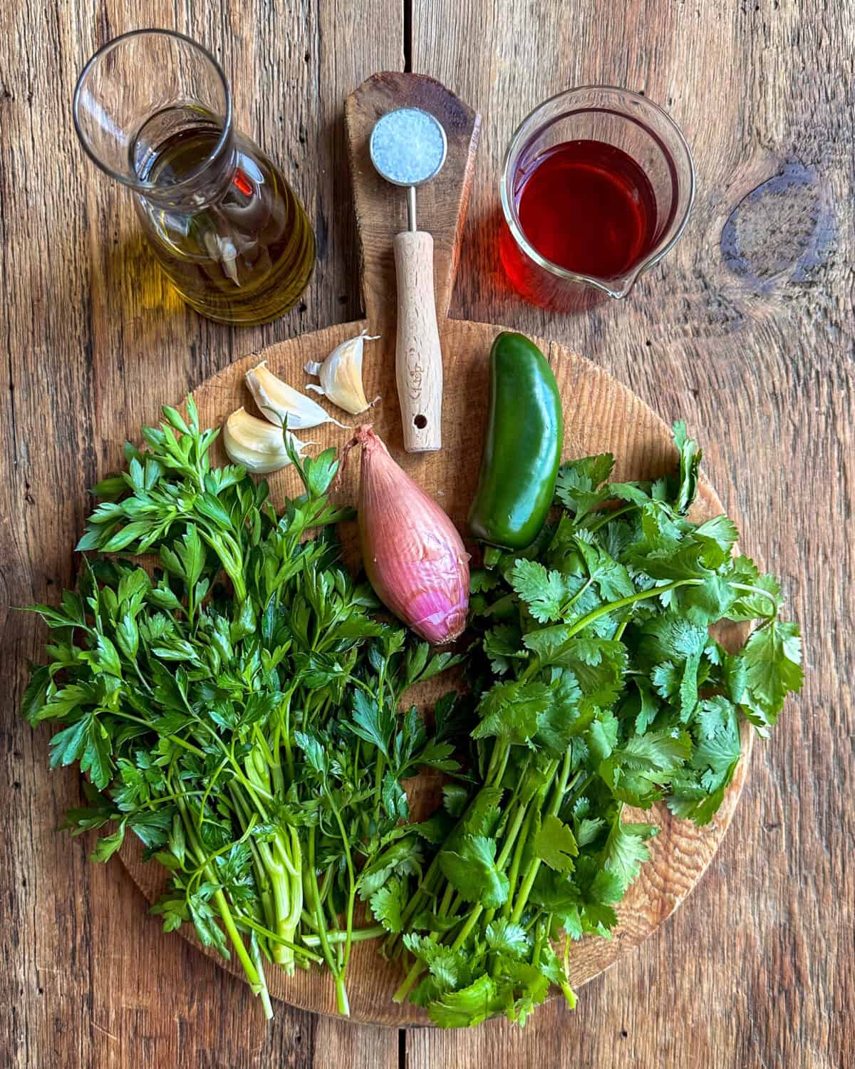 Ingredients for a quick chimichurri recipe