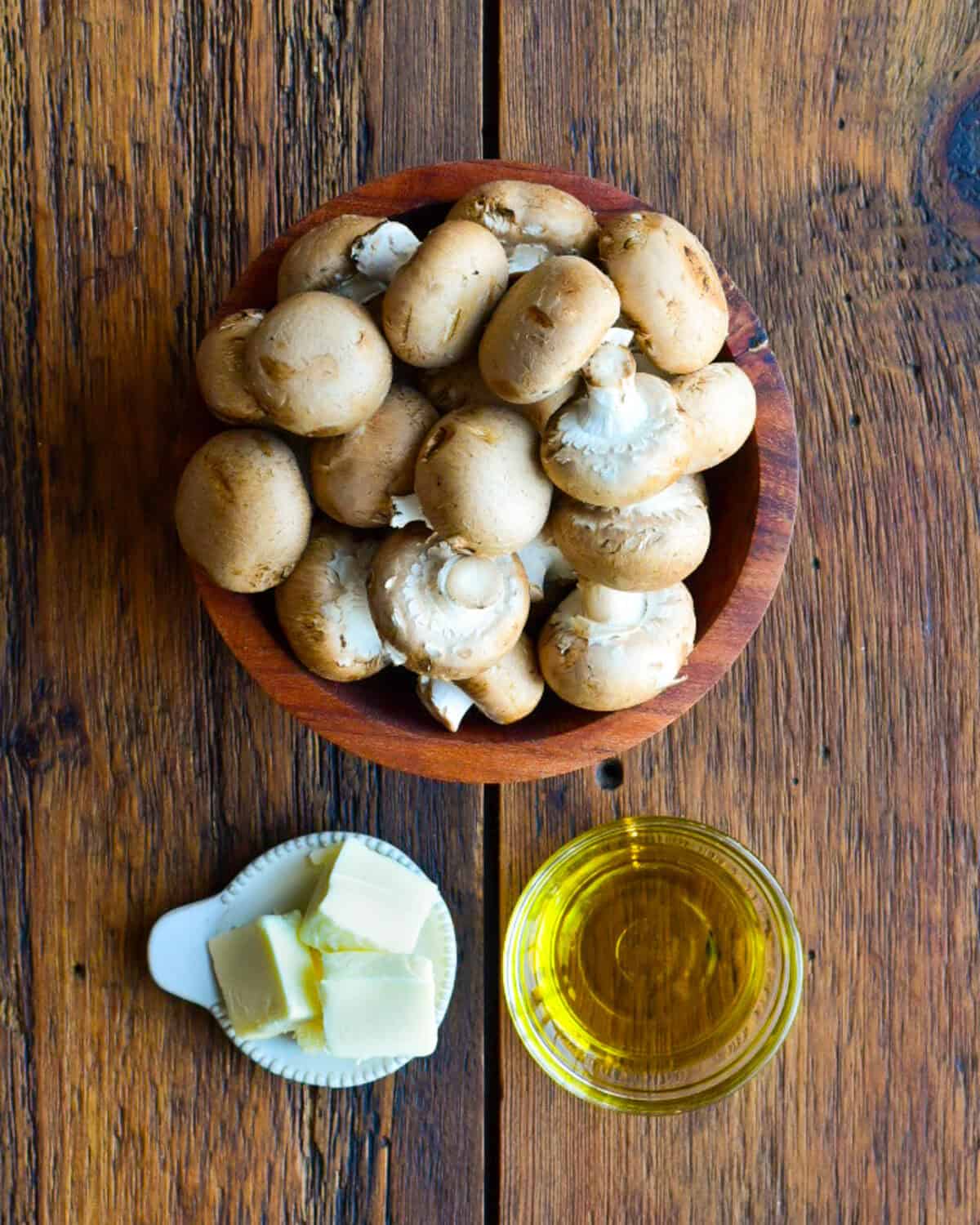 Incredients to saute mushrooms.