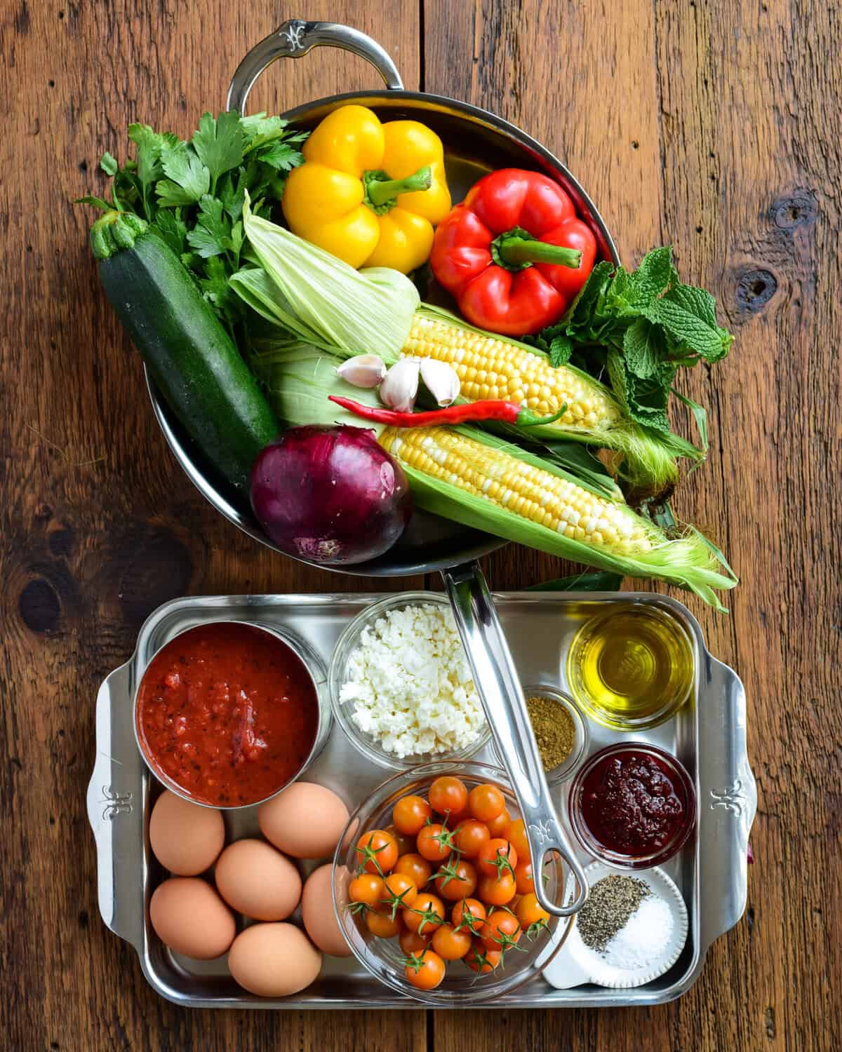 Ingredients for a healthy shakshuka recipe.