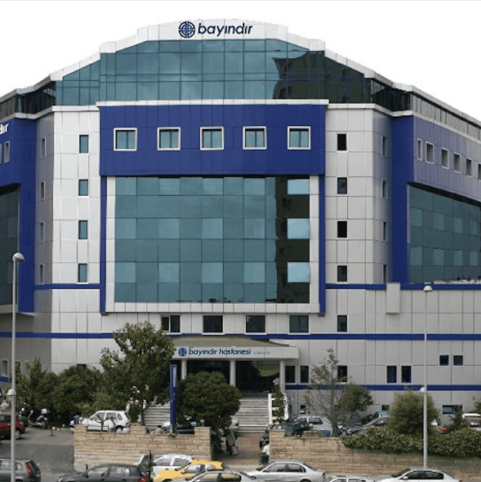Façade extérieure de Bayındır Healthcare Group à Istanbul, hôpital moderne