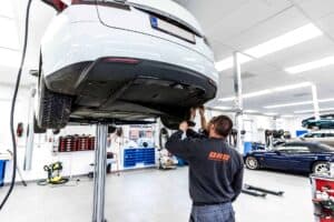reparation af karrosseri på tesla