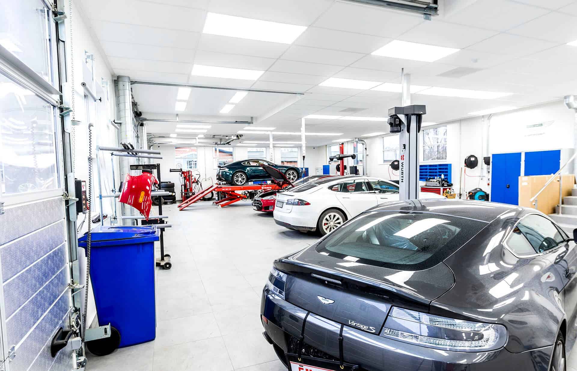 tesla værksted
