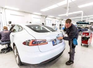 reparation af tesla