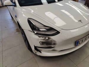 DAS Karrosseri er certificeret reparatør af Tesla-biler. Kontakt os i dag og hør nærmere.