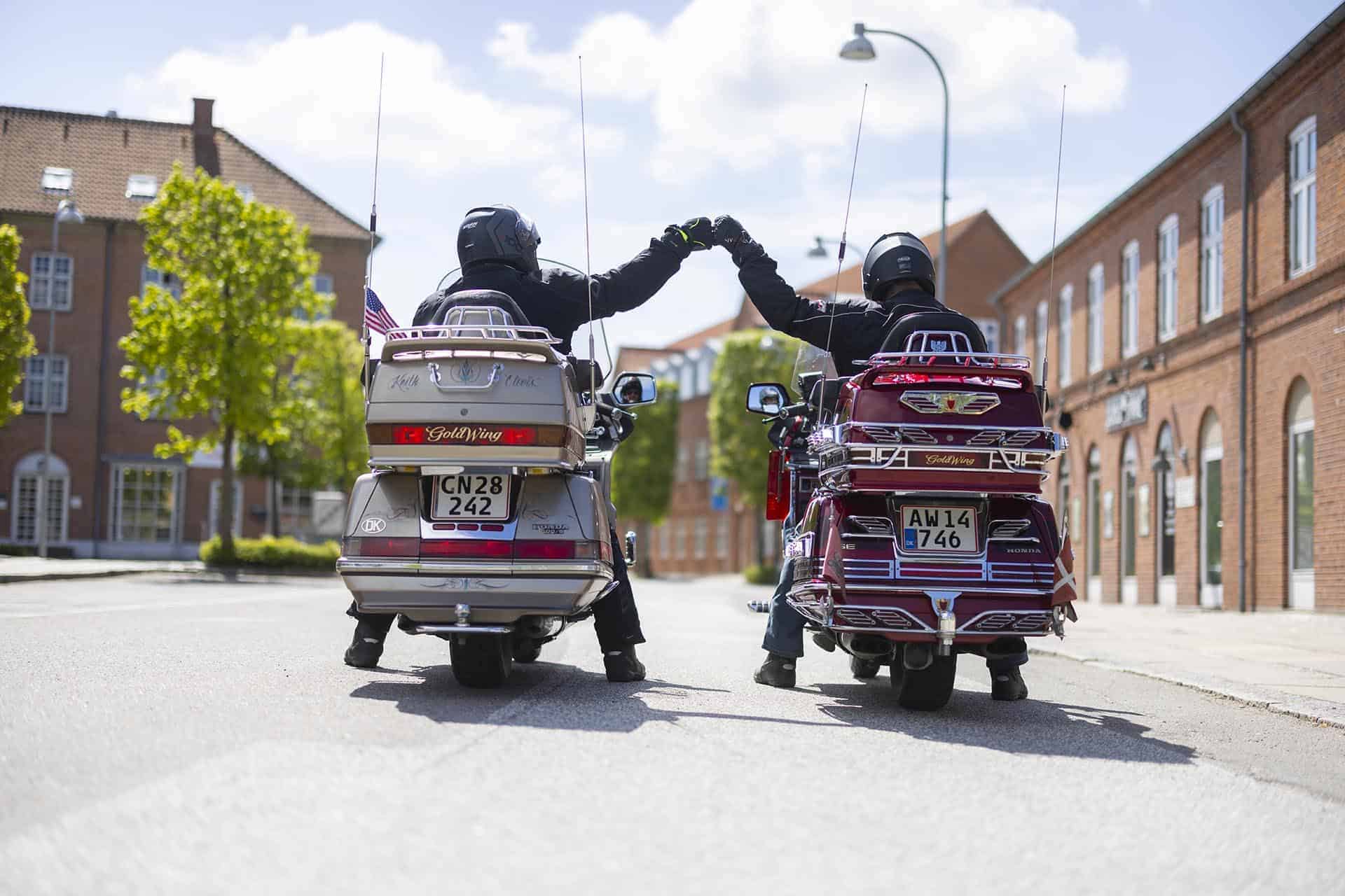 2 på motorcykel