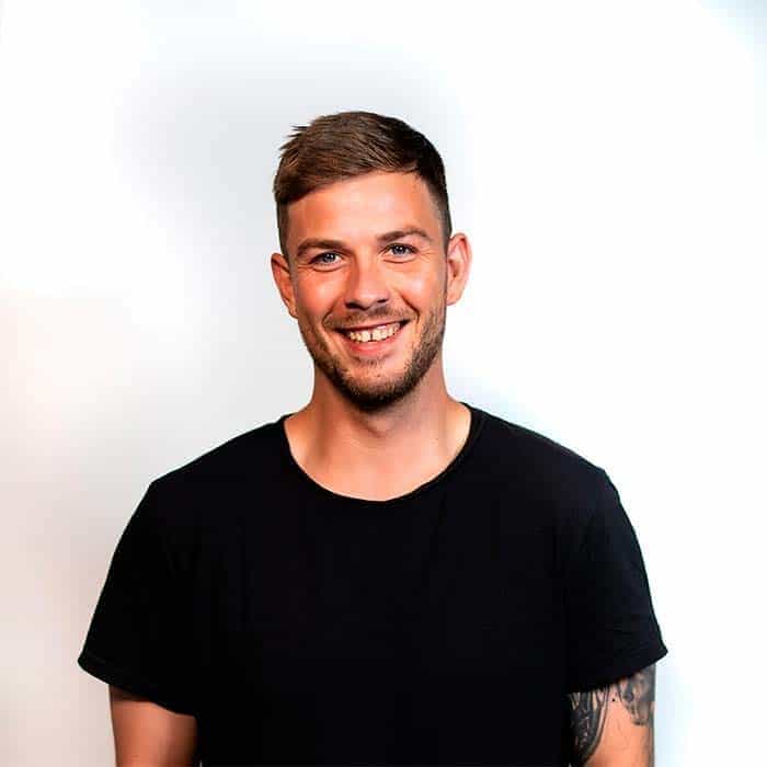 Komiker Oliver Stanescu på et portrætbillede