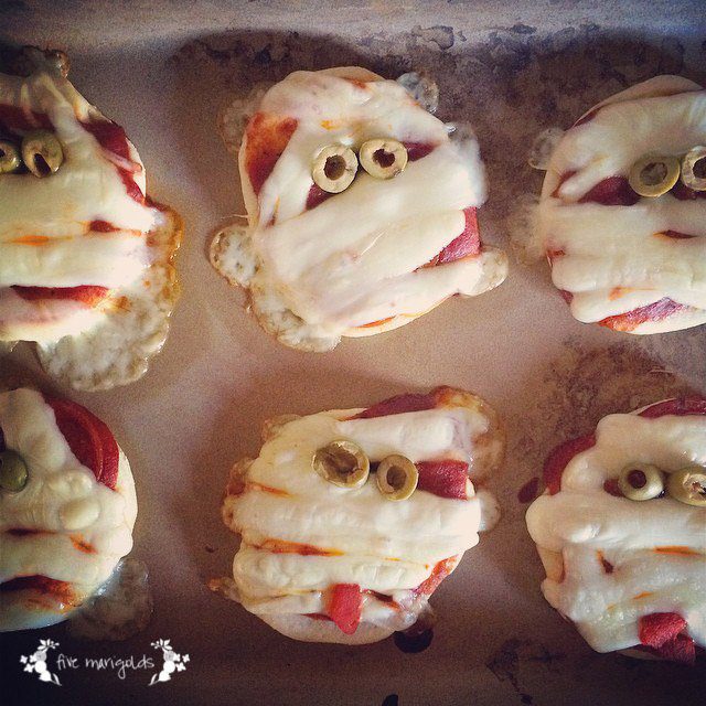 Halloween Treat Round-up: Mummy Mini Halloween Pizzas | Five Marigolds