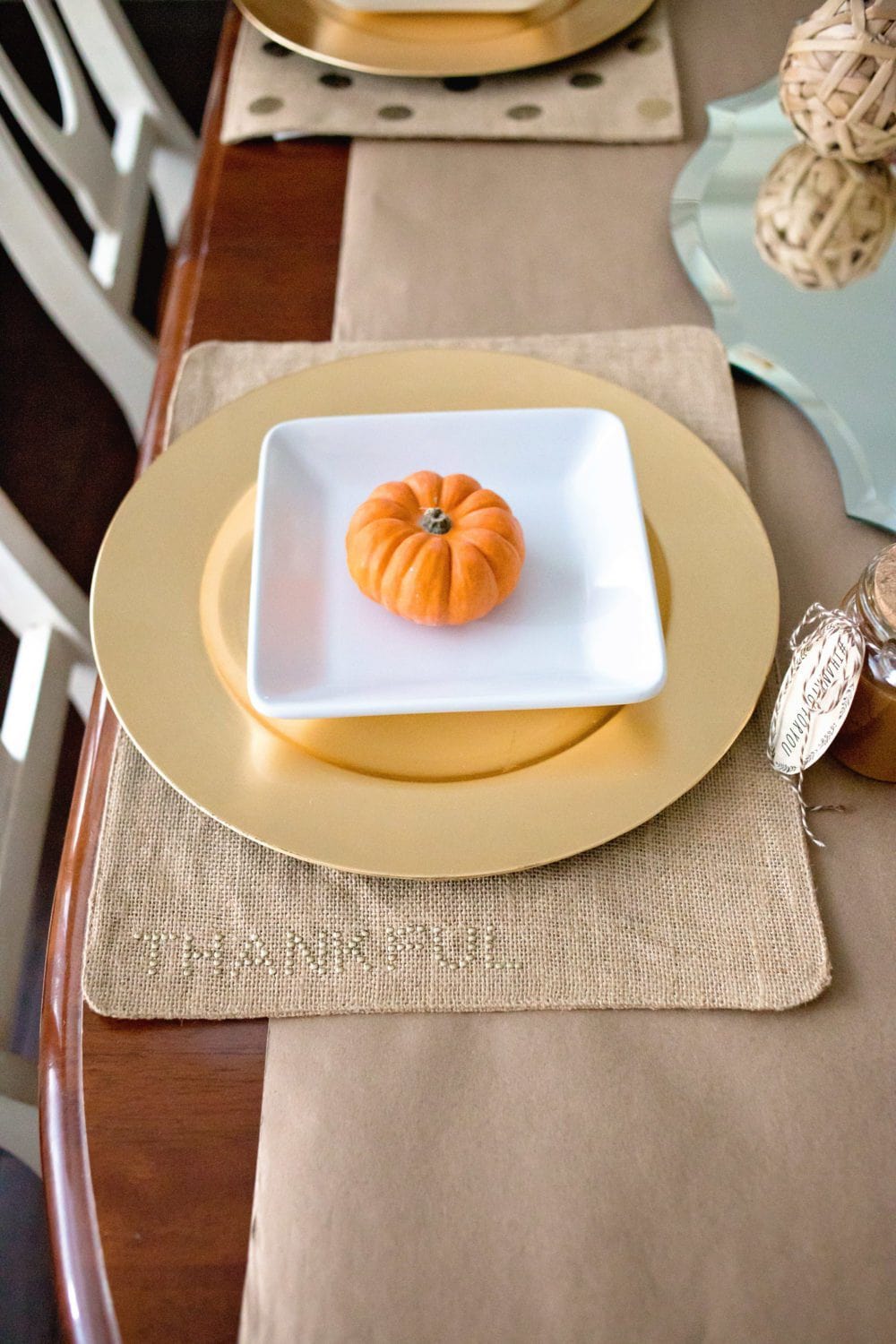 How to host the ultimate Thanksgiving with free printable favor tags | Five Marigolds