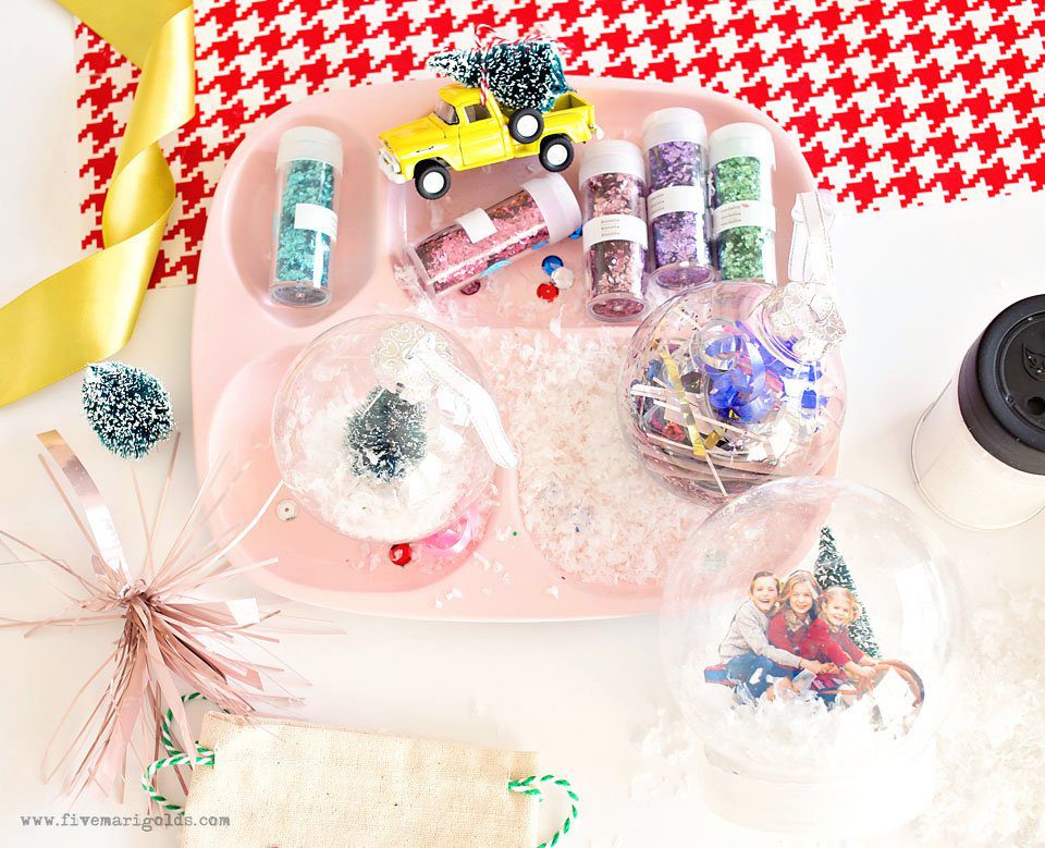 DIY Christmas Ornaments for Kids #RollAwayLint #ad