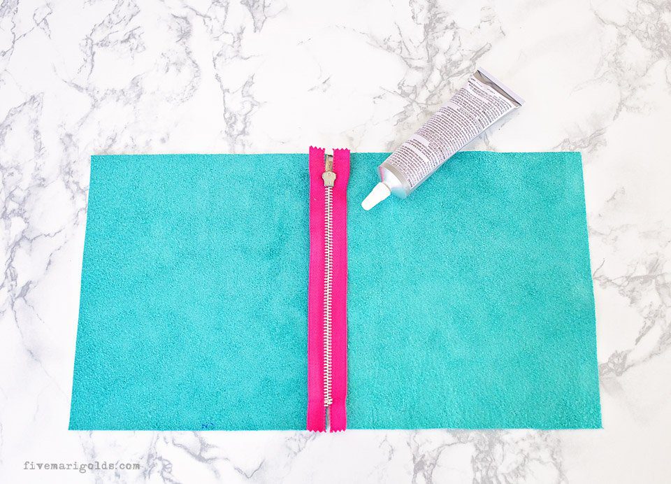 Make a no sew emergency kit in just 15 minutes! Beautiful leather clutch with tassel #ad #MoreMomentsWithExcedrin
