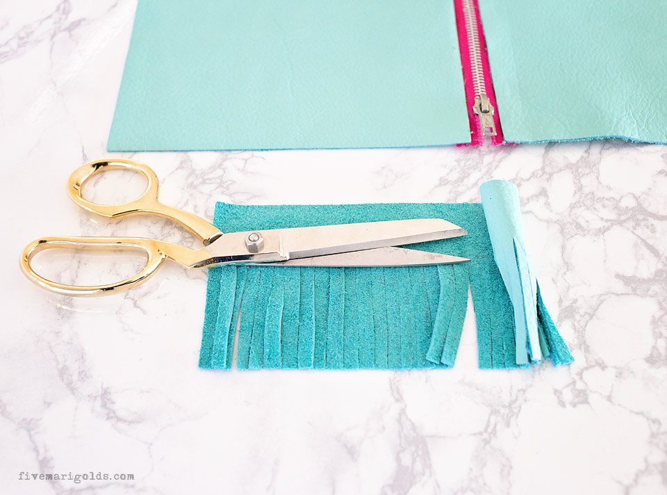 Make a no sew emergency kit in just 15 minutes! Beautiful leather clutch with tassel #ad #MoreMomentsWithExcedrin