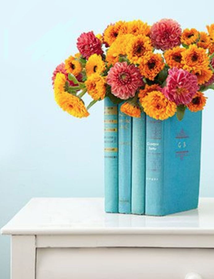 15 Genius Way to Upcycle Vintage Books