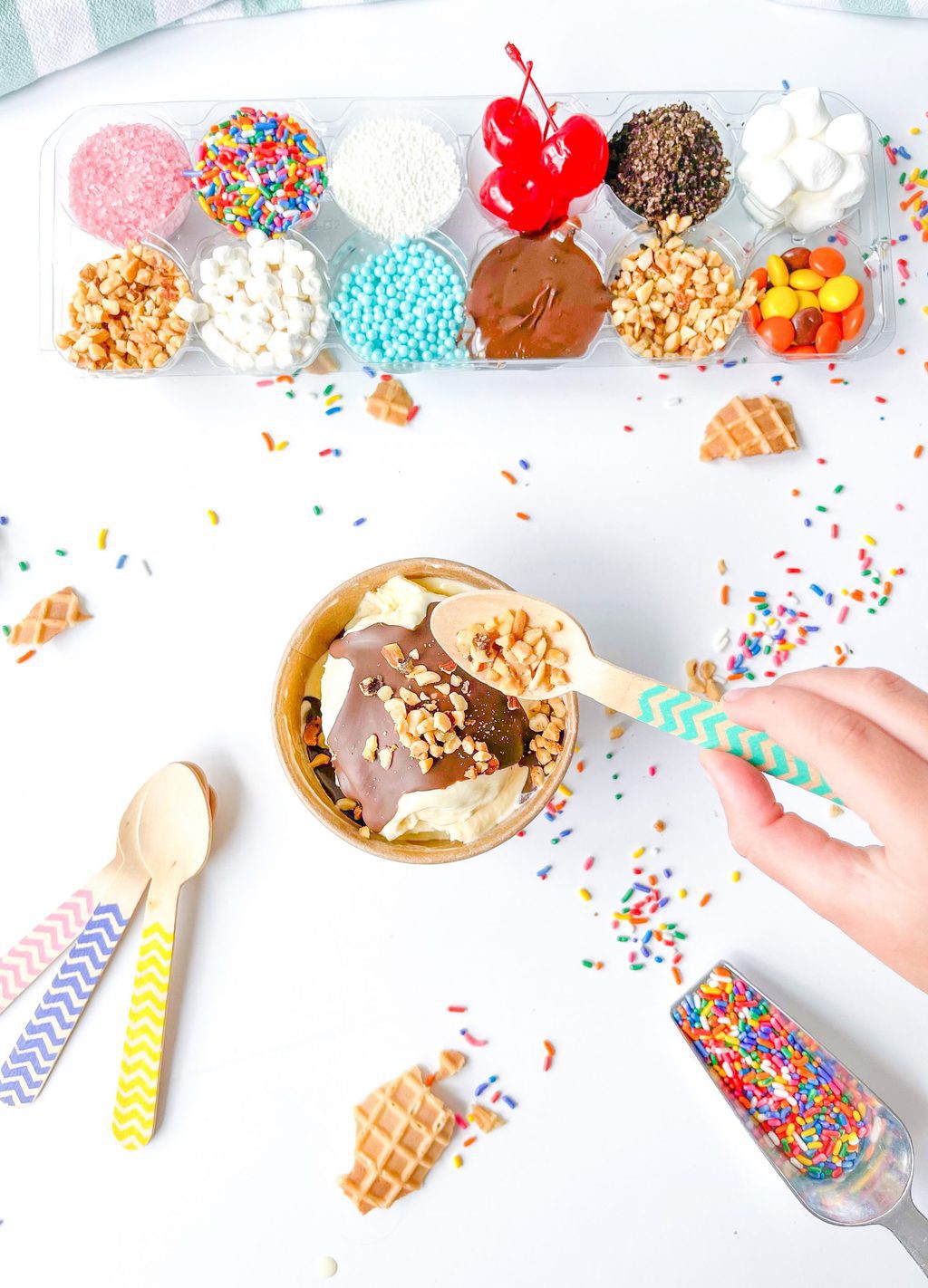 Vanilla ice cream sundae with toppings