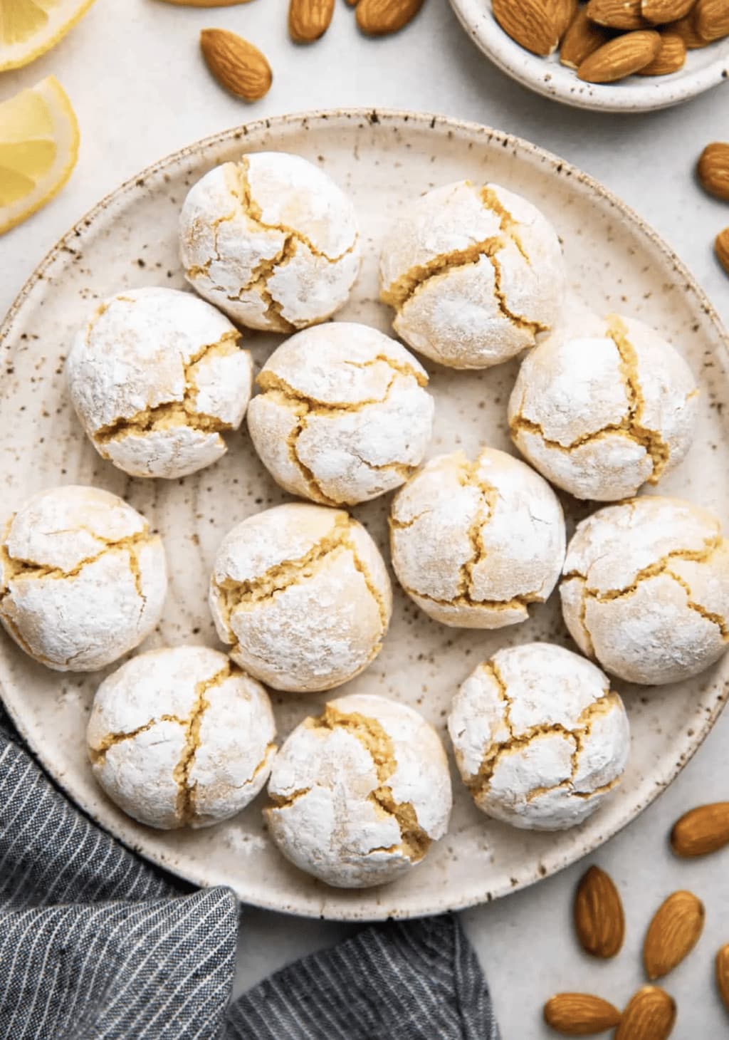amaretti Italian biscuits