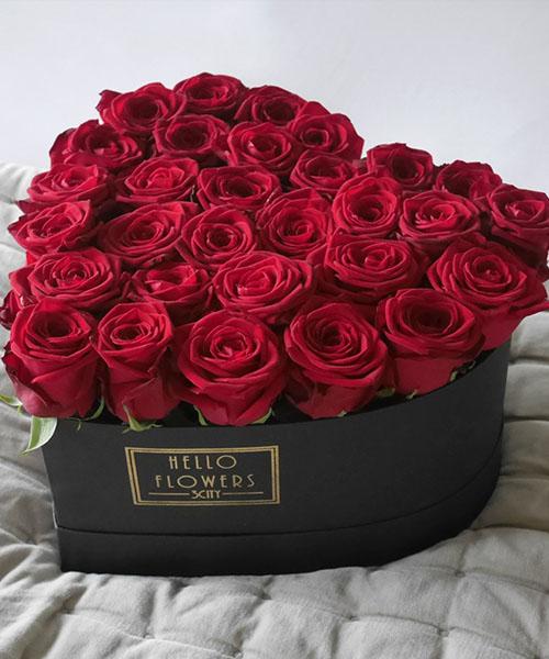 Czerwone róże w boxie serce - kwiaty w pudełku | flower box serce