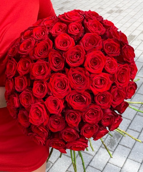 Bouquet of 70 red roses | floral bouquet