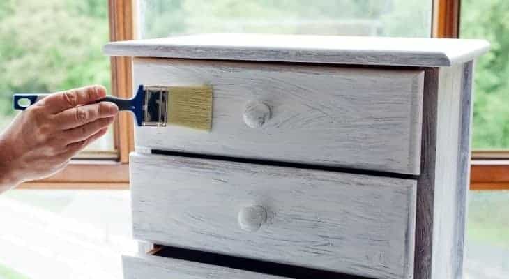paint outdoor wood furniture