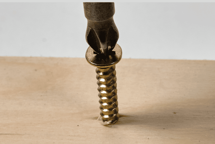 tighten the screws
