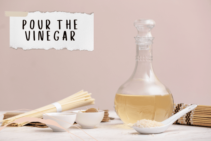 pour vinegar