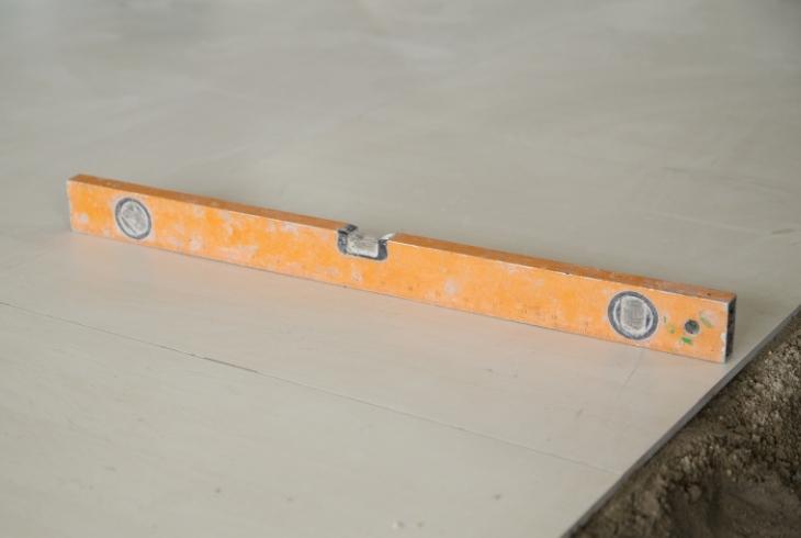 use level tool on floor