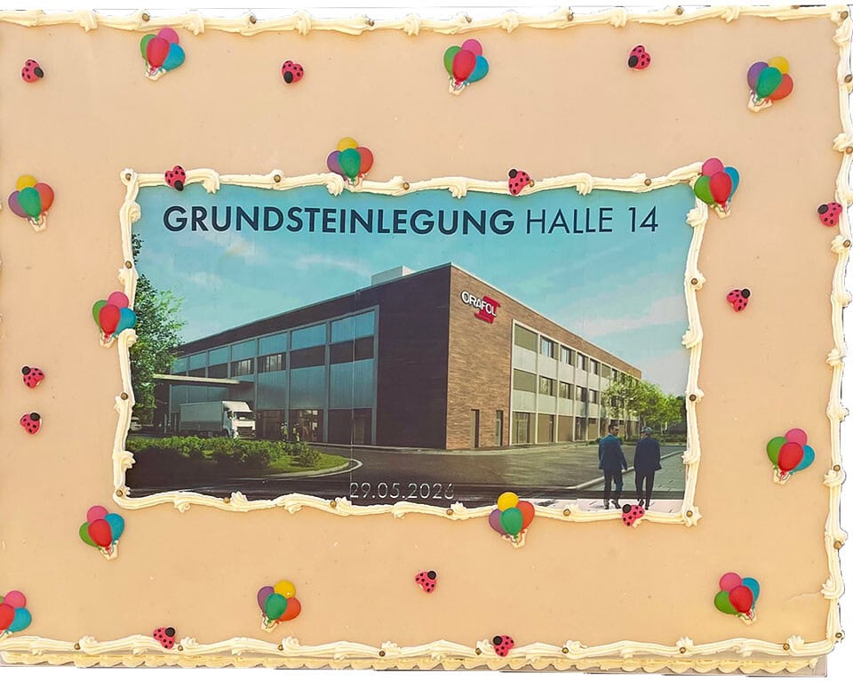 Torte zur Grundsteinlegung Halle 14
