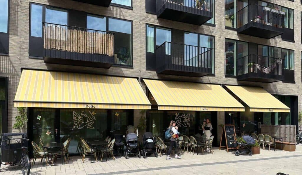 Speciallavet markise til café