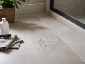 tache acide sur carrelage