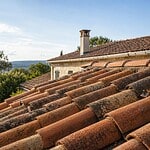 durée de vie d'une toiture en tuile