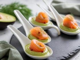 apero gourmand cuilleres a l avocat et a la truite fumee