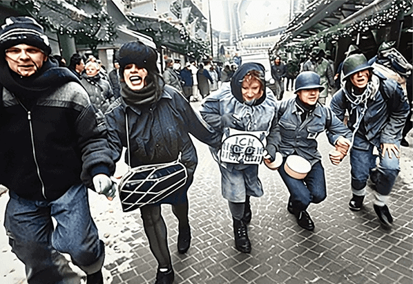 Demonstranten mit Gasmasken-Helmen bei einem Protestzug gegen den Golfkrieg, 1991