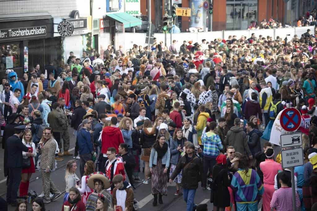 Sicherheitsmaßnahmen bei Karneval: Polizei Köln gibt wichtige Tipps für einen sicheren Karneval.