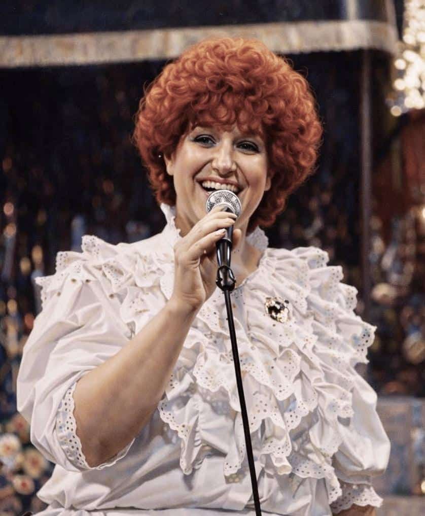 Marita Köllner singt beim Kölner Karneval