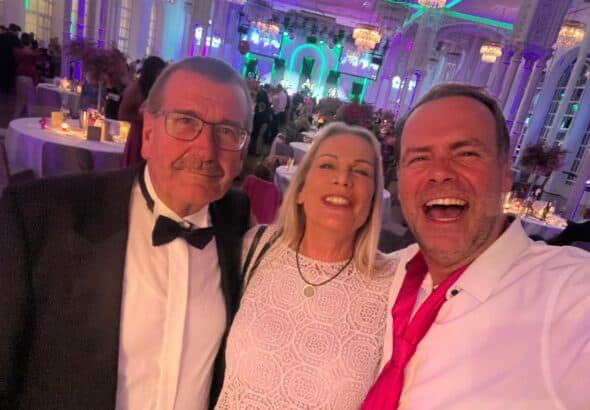 Besucher auf der Colombinen-Gala in der Kölner Flora