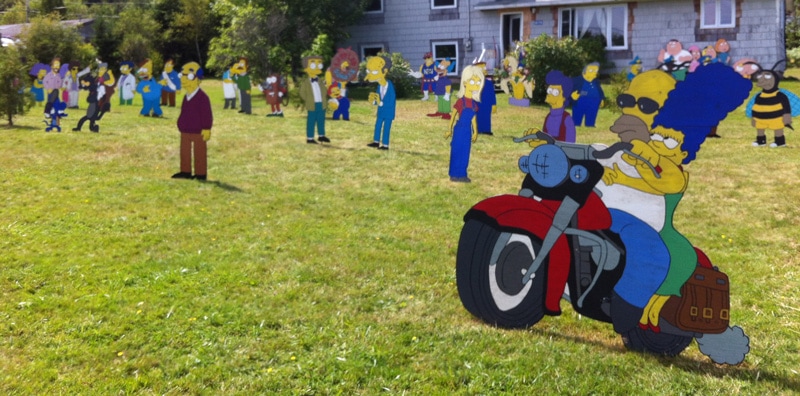 The_Simpsons_Garden_Art_Marge_Homer The Simpsons garden art - Home and Marge