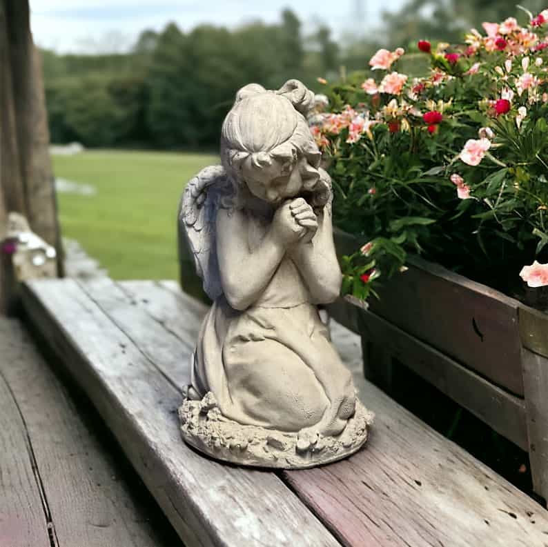 concrete_angel_statue