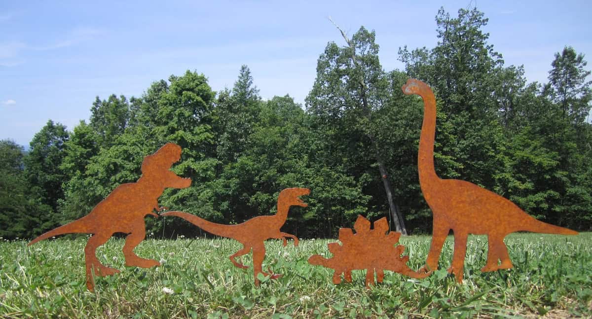 4_metal_dinosaur_sculptures_1200 4 rusted metal dinosaur sculptures