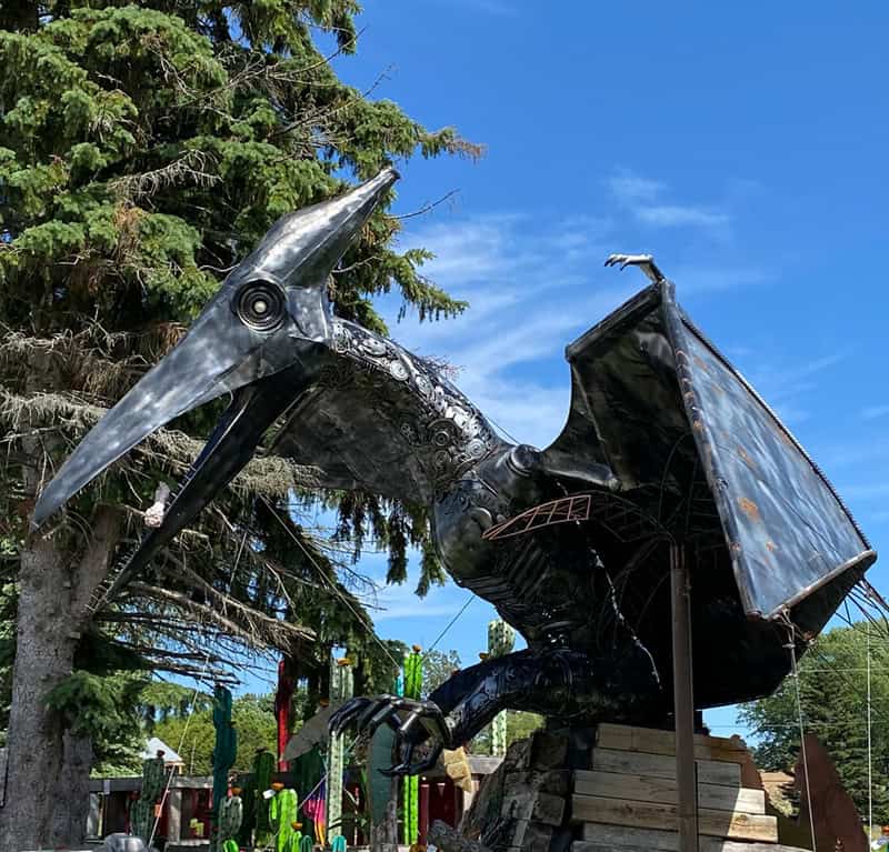 flying_dinosaur_sculpture_Primitive_Designs_2 flying dinosaur sculpture