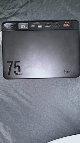 סוללת גיבוי עוצמתית עם קיבולת של 75,000mAh, דגם HOCO J94 Overlord, מתאימה להטעין מכשירים רבים בבת אחת ומבטיחה חיי סוללה ארוכים.