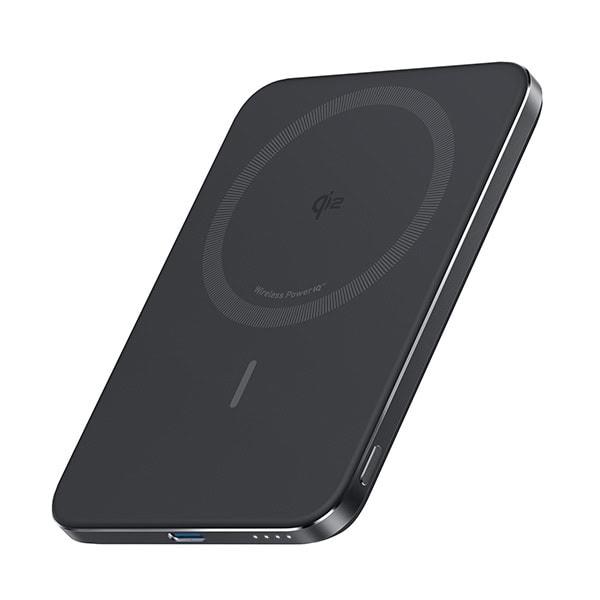 סוללת גיבוי אלחוטית מגנטית 5000mAh עם טעינה מהירה Qi2 של Anker, שחורה, קומפקטית וניידת.