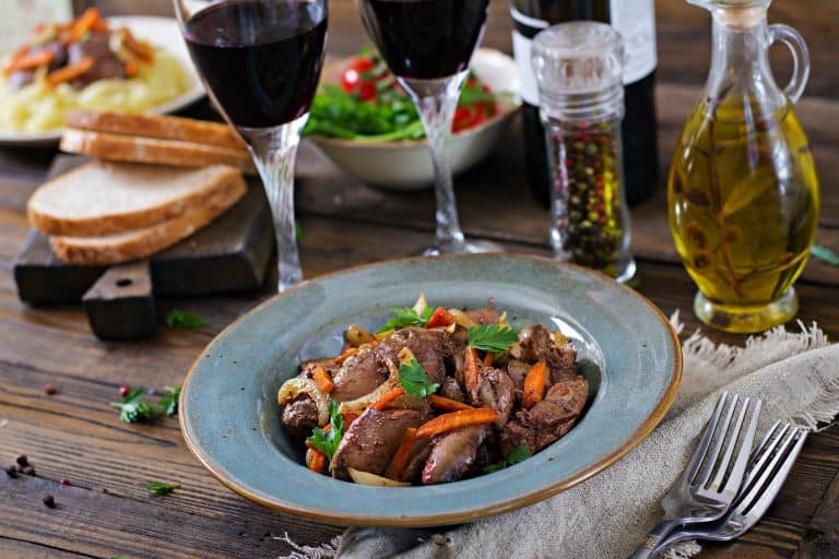 Fried chicken liver with vegetables. Healthy food.