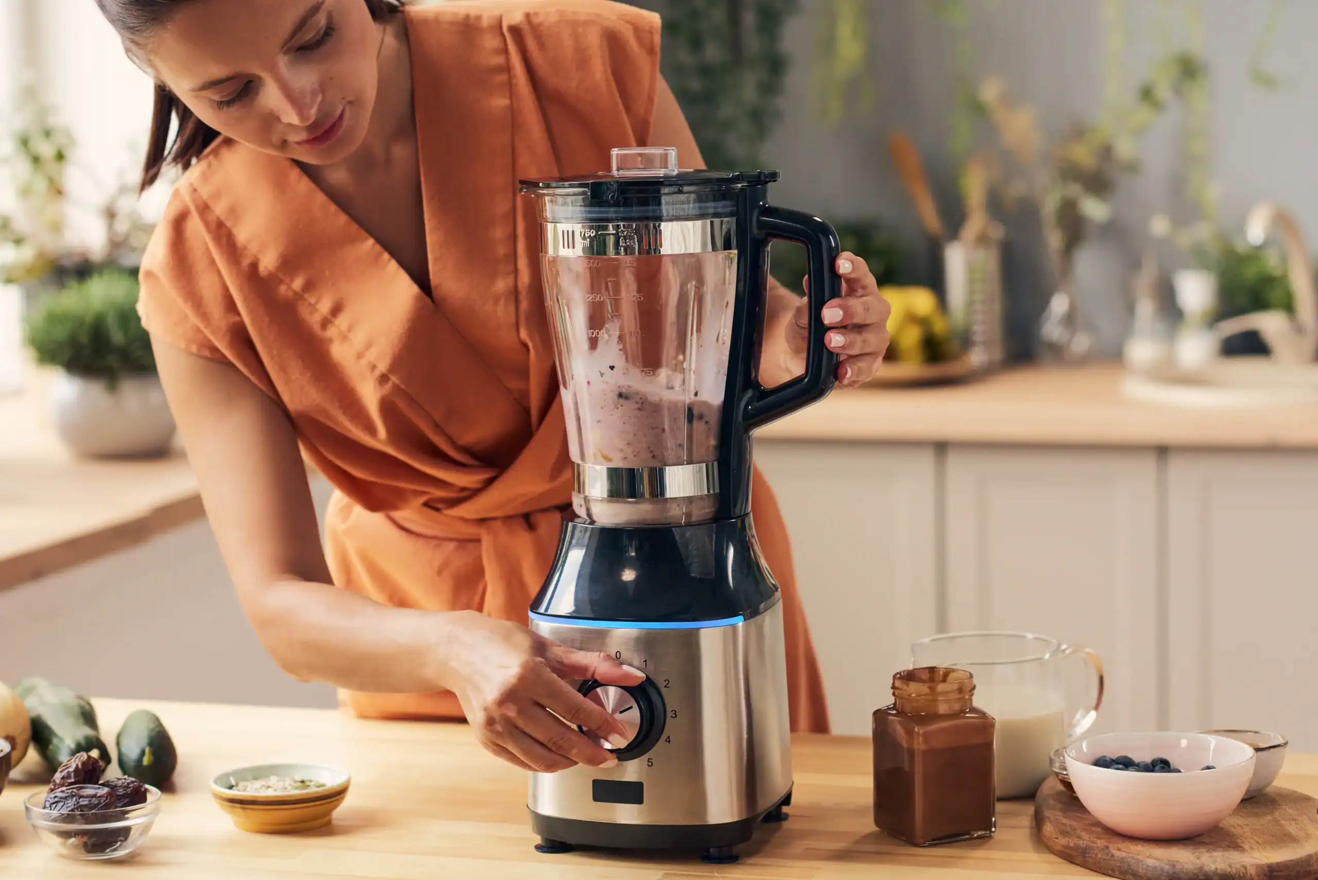 robot kuchenny vs blender