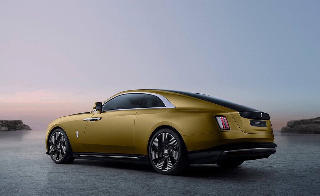 Rolls-Royce Spectre rear