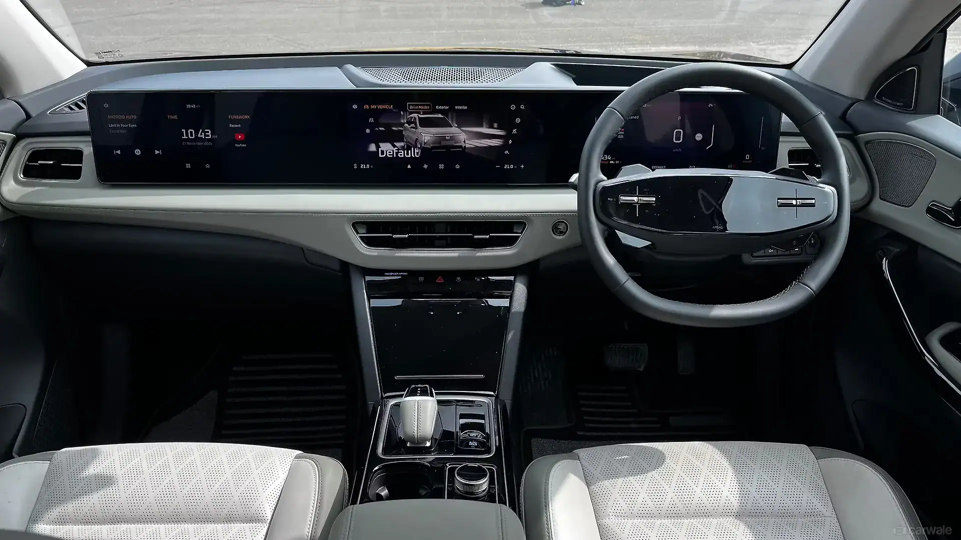 Mahindra XEV 9S dashboard