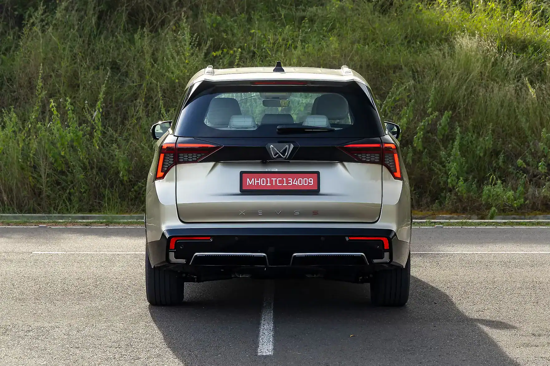 Mahindra XEV 9S rear view
