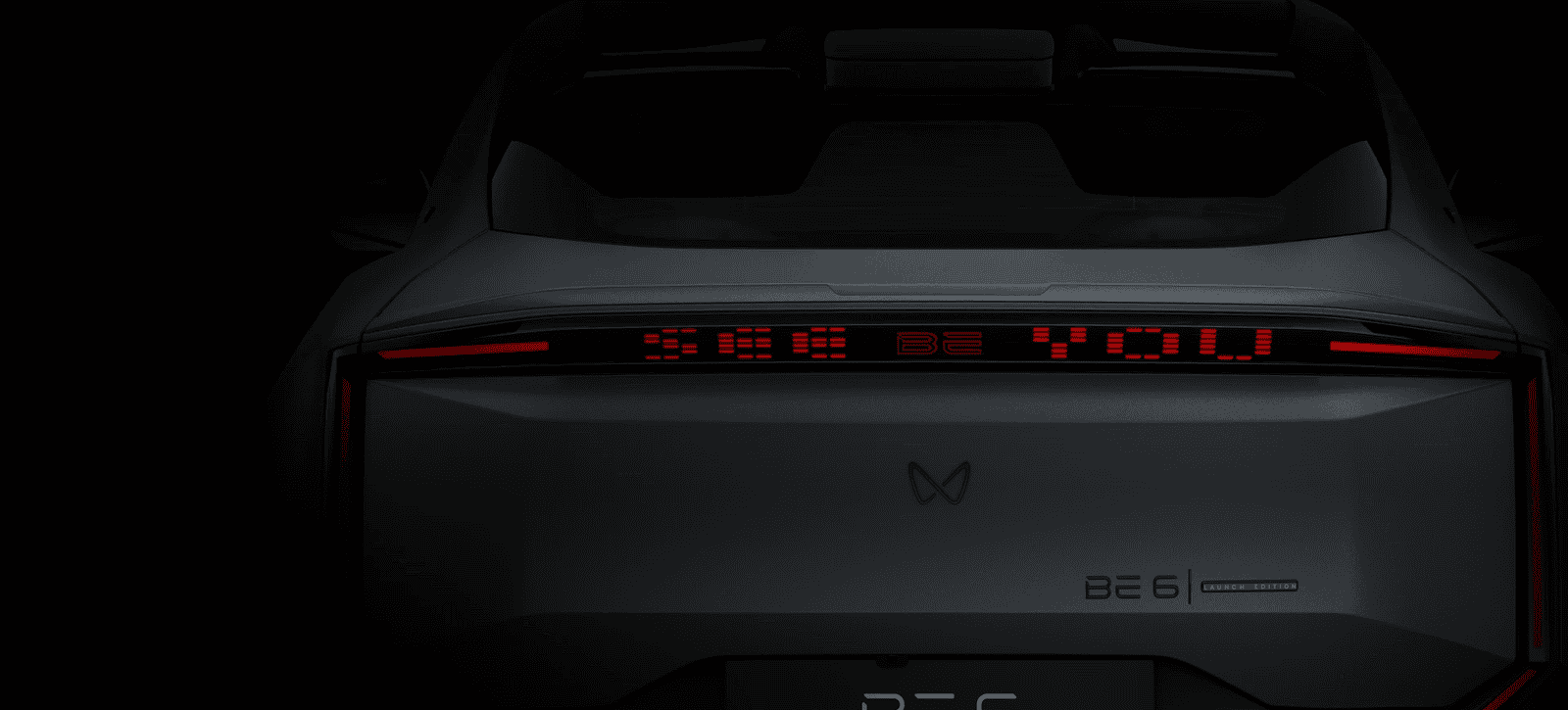 BE 6 SPORTEQ Rear tail light with text feature