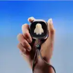 Meta presento el Muse Charm en el Connect 2026: un llavero con IA, pantalla OLED y 5G que ejecuta tareas autonomas. Sale en diciembre.